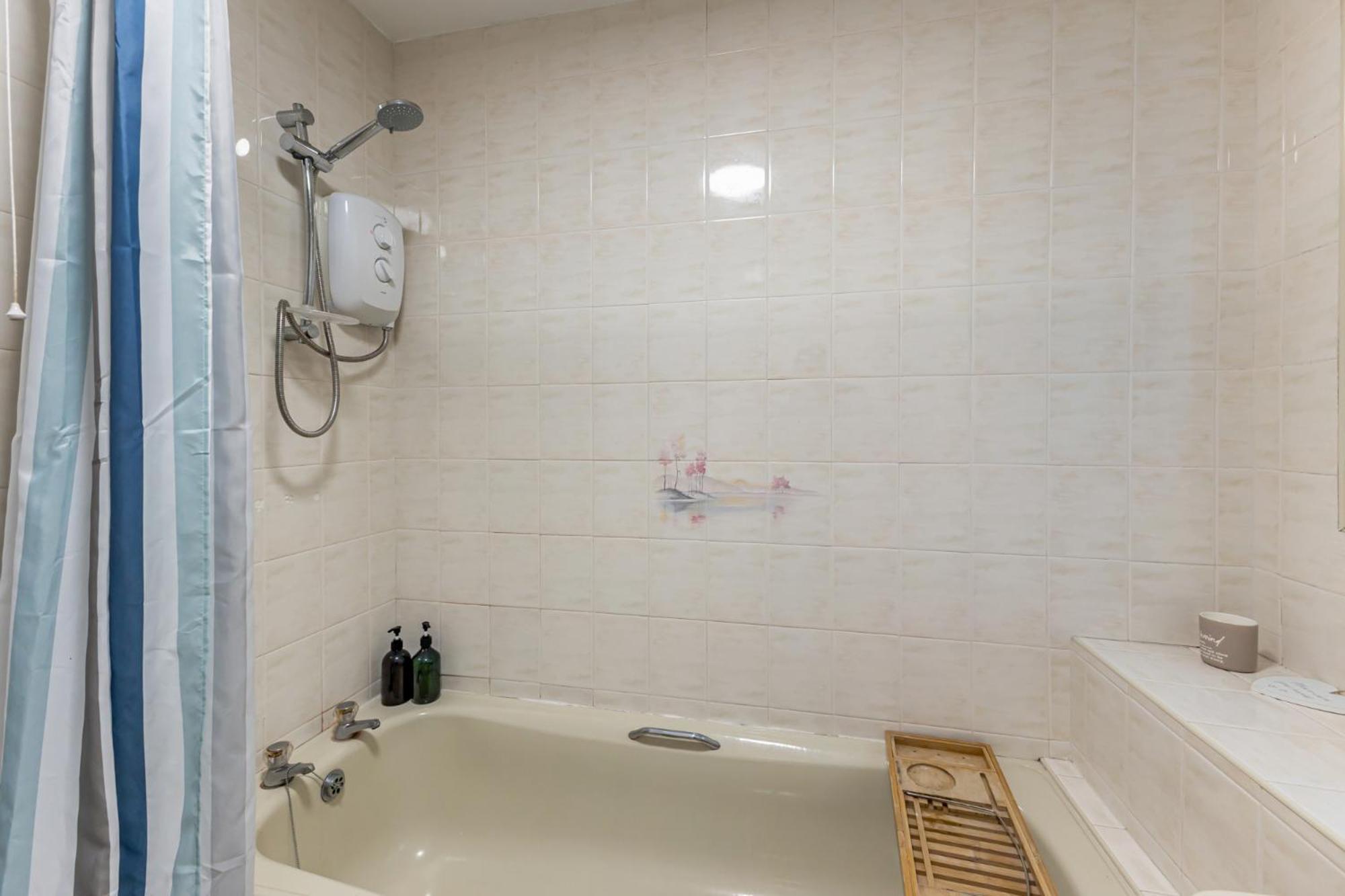 Central Apartment 3B Ньюкасл Екстер'єр фото