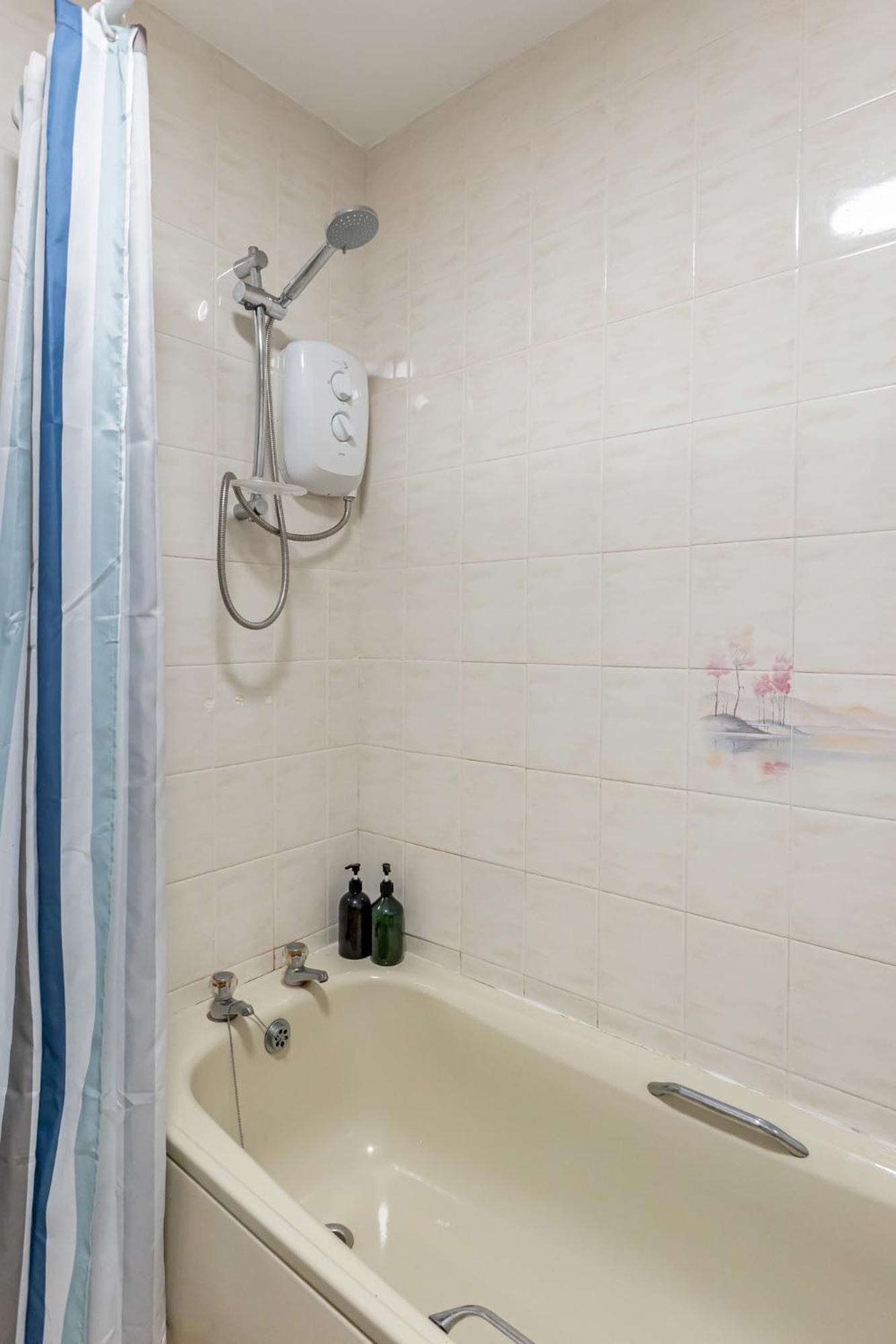 Central Apartment 3B Ньюкасл Екстер'єр фото